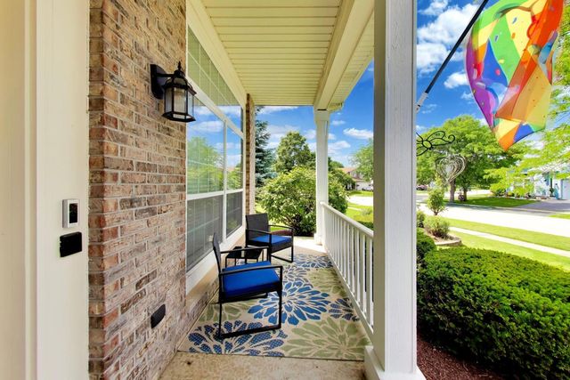 4840 Bordeaux Drive, Lake In The Hills, IL 60156