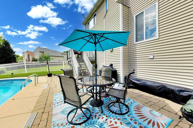 4840 Bordeaux Drive, Lake In The Hills, IL 60156