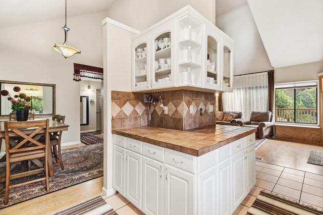 2240 Boyer Dr, Carmichael, CA 95608