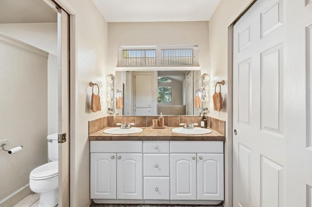 2240 Boyer Dr, Carmichael, CA 95608