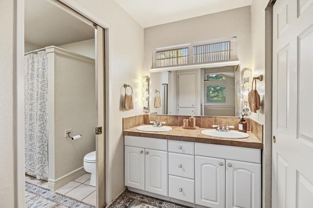 2240 Boyer Dr, Carmichael, CA 95608