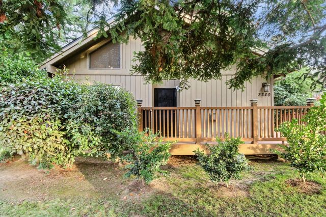 2240 Boyer Dr, Carmichael, CA 95608