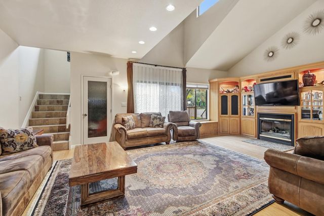 2240 Boyer Dr, Carmichael, CA 95608