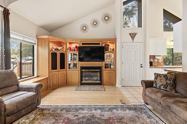 2240 Boyer Dr, Carmichael, CA 95608