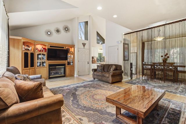 2240 Boyer Dr, Carmichael, CA 95608