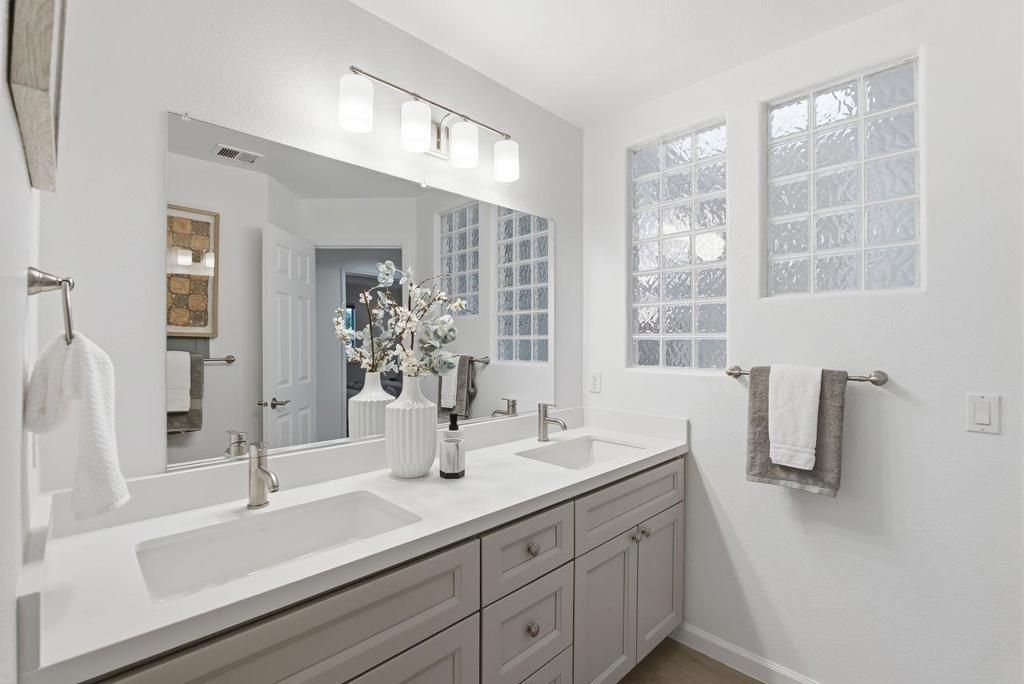 Image 12 of property listing at 1306 Tea Rose Circle, San Jose, CA 95131