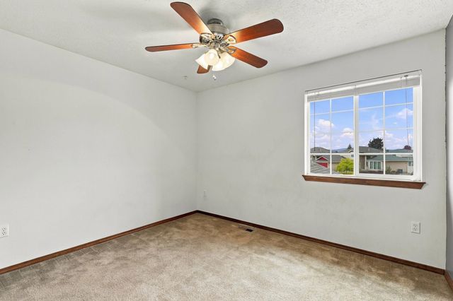 1708 E Houghton Ct, Spokane, WA 99217