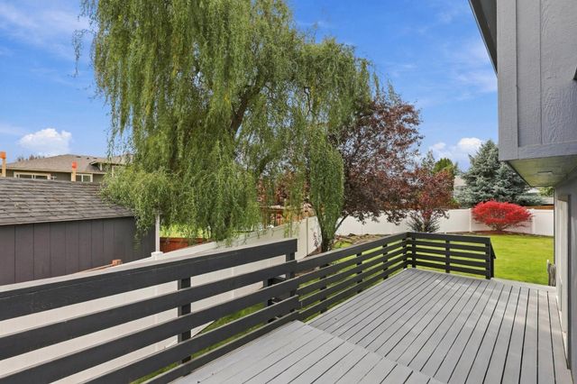 1708 E Houghton Ct, Spokane, WA 99217
