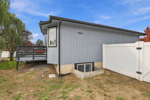 1708 E Houghton Ct, Spokane, WA 99217