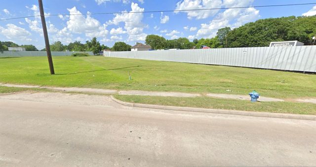 8121 W Montgomery Road, Houston, TX 77088