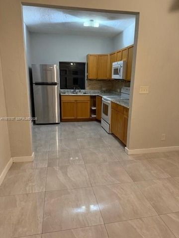 2784 SW 14th St, Fort Lauderdale, FL 33312