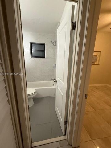 2784 SW 14th St, Fort Lauderdale, FL 33312