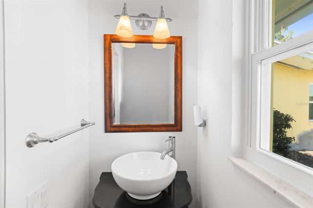 811 BILLSBOROUGH ROAD, Geneva, FL 32732