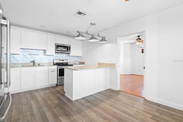 811 BILLSBOROUGH ROAD, Geneva, FL 32732