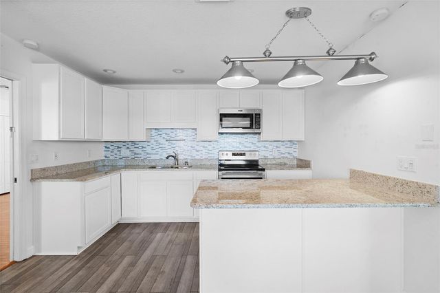 811 BILLSBOROUGH ROAD, Geneva, FL 32732