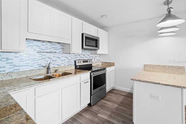 811 BILLSBOROUGH ROAD, Geneva, FL 32732