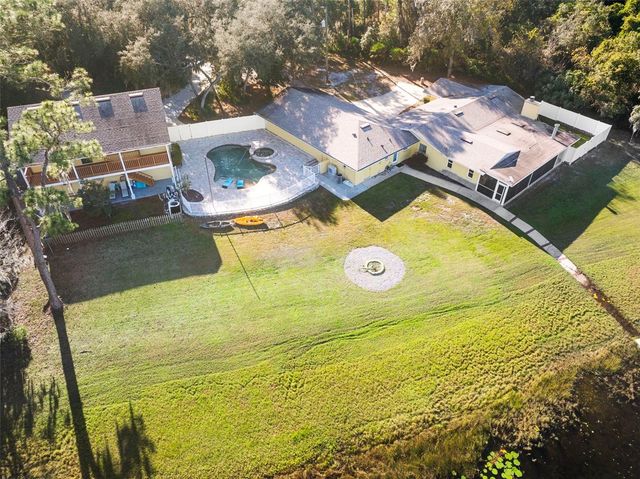 811 BILLSBOROUGH ROAD, Geneva, FL 32732