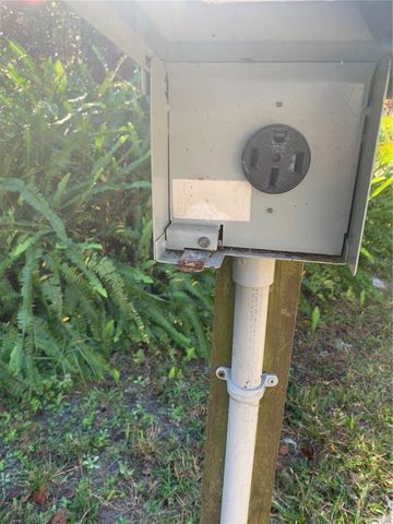 811 BILLSBOROUGH ROAD, Geneva, FL 32732