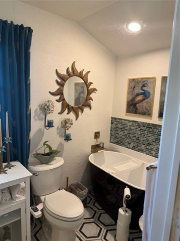 1650 Azteca Drive, Fort Worth, TX 76112