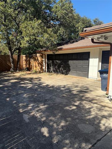 1650 Azteca Drive, Fort Worth, TX 76112