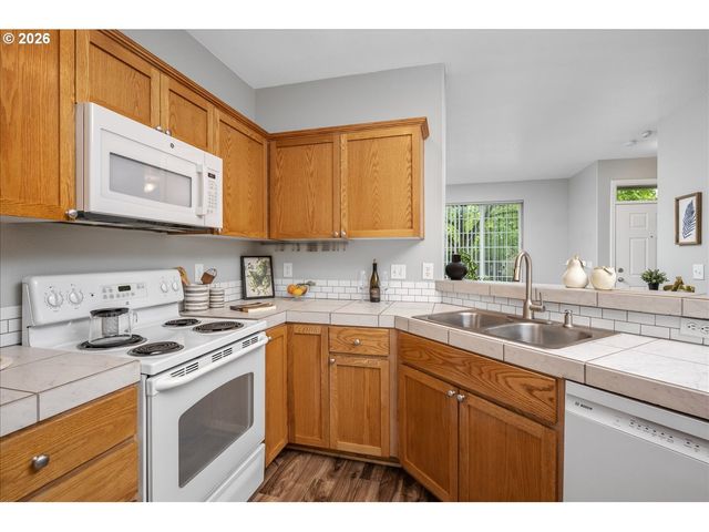 2318 Nw ROSEBURG Ter, Beaverton, OR 97006