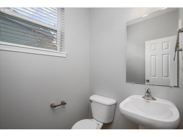 2318 Nw ROSEBURG Ter, Beaverton, OR 97006