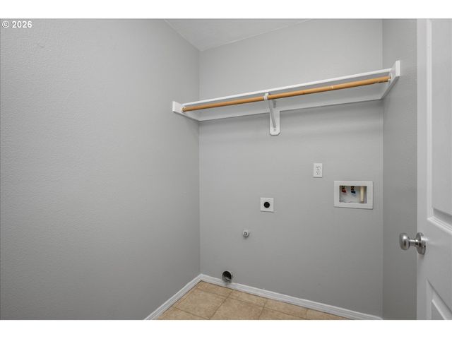 2318 Nw ROSEBURG Ter, Beaverton, OR 97006