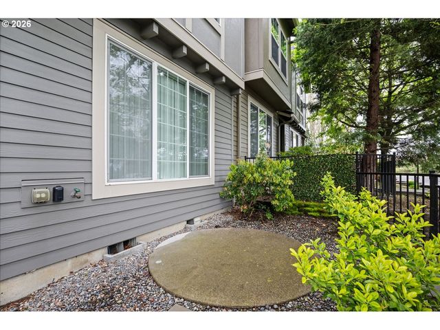 2318 Nw ROSEBURG Ter, Beaverton, OR 97006