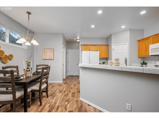 2318 Nw ROSEBURG Ter, Beaverton, OR 97006