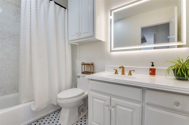 4 Trailside Court, Mansfield, TX 76063