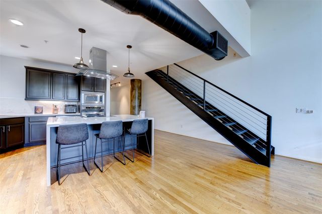 1005 S Shepherd Drive 211, Houston, TX 77019