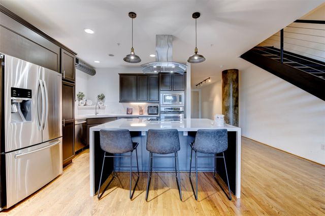 1005 S Shepherd Drive 211, Houston, TX 77019