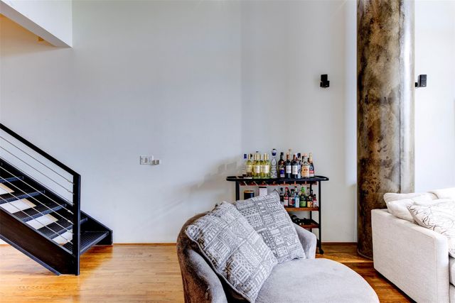 1005 S Shepherd Drive 211, Houston, TX 77019