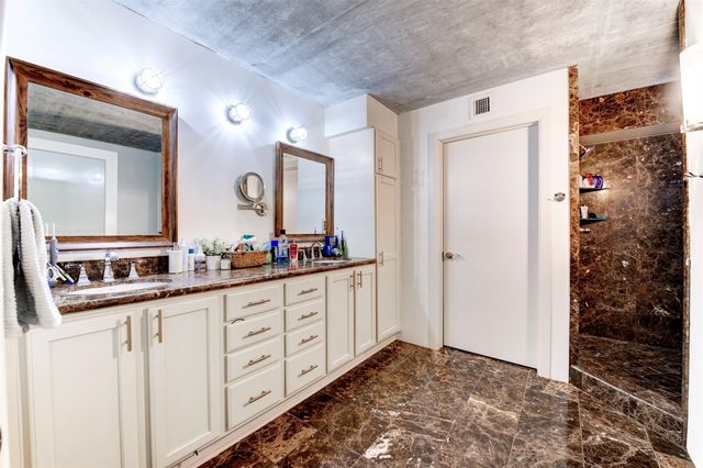 1005 S Shepherd Drive 211, Houston, TX 77019