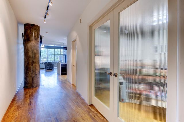 1005 S Shepherd Drive 211, Houston, TX 77019