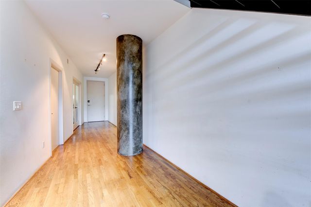 1005 S Shepherd Drive 211, Houston, TX 77019