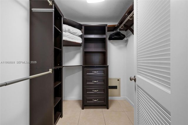 3250 NE 1st Ave 515, Miami, FL 33137