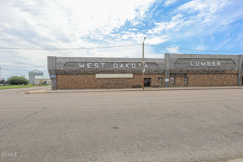 25 Main Street E, Hazen, ND 58545 photo 1