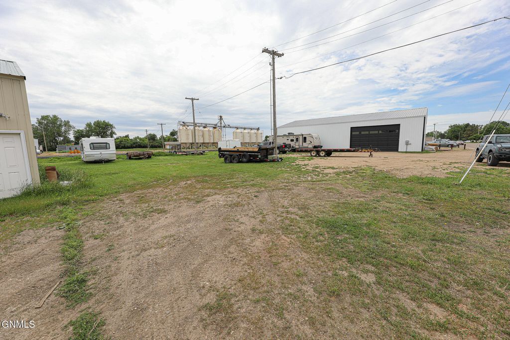 25 Main Street E, Hazen, ND 58545 photo 5