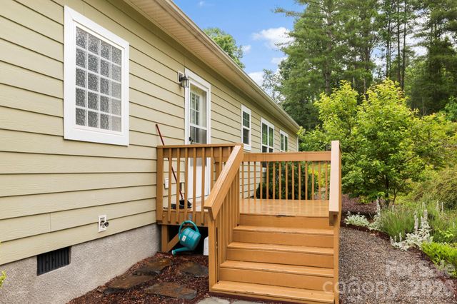 135 Herron Cove Road, Weaverville, NC 28787