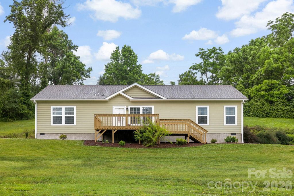 135 Herron Cove Road, Weaverville, NC 28787