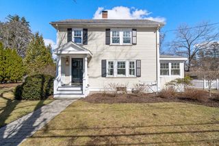22 S Lincoln St, Natick, MA 01760