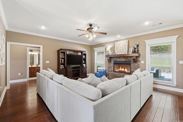 23 SABLEWOOD Drive, Greenbrier, AR 72058