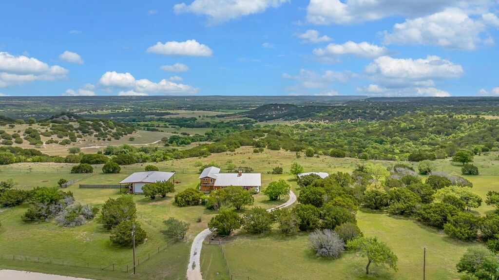 120 Private Road 2123, Meridian, TX 76665