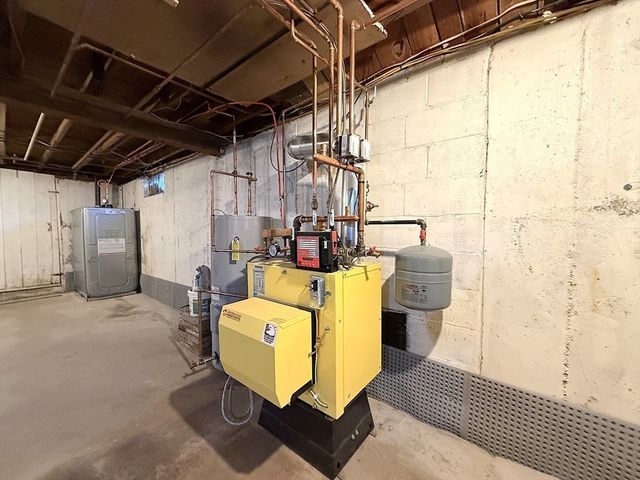 18 Pond Ave., Foxboro, MA 02035