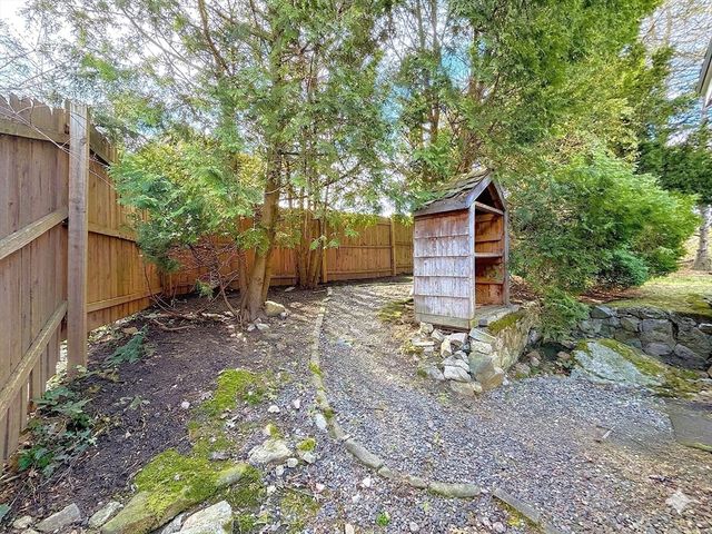 18 Pond Ave., Foxboro, MA 02035