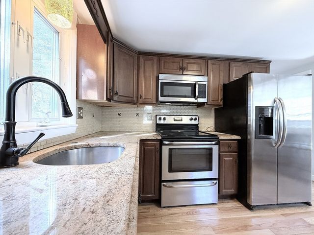 18 Pond Ave., Foxboro, MA 02035