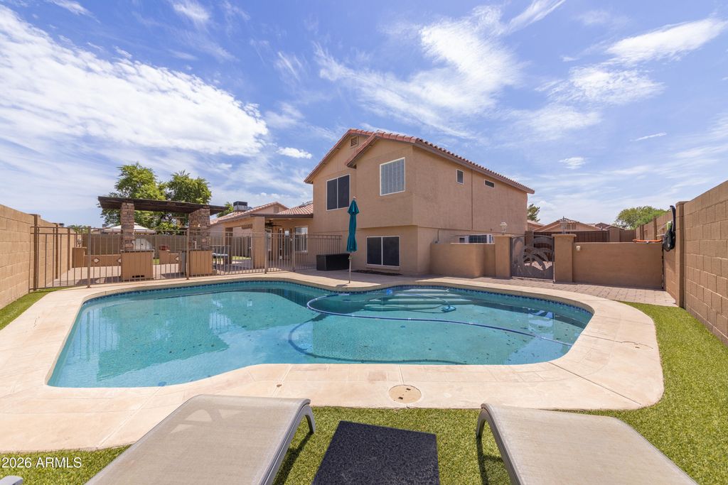 6108 W SHANGRI LA Road W, Glendale, AZ 85304 — photo 2
