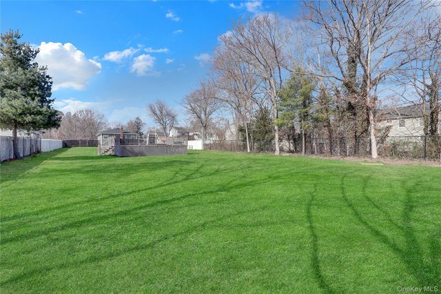 36 Studley Street, Brentwood, NY 11717