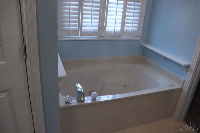 3185 Tuscarora Court, Fairfield Twp, OH 45011